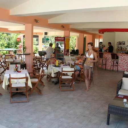 Alexandra Hotel 3*