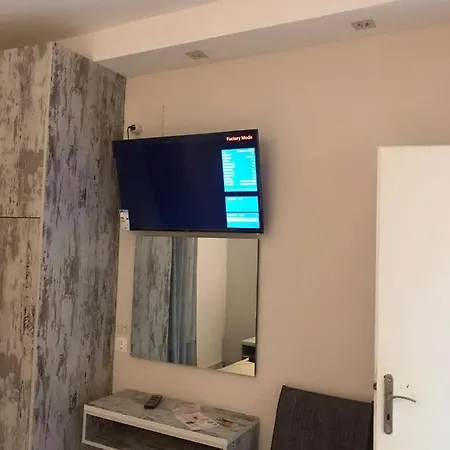 Alexandra Hotel 3*
