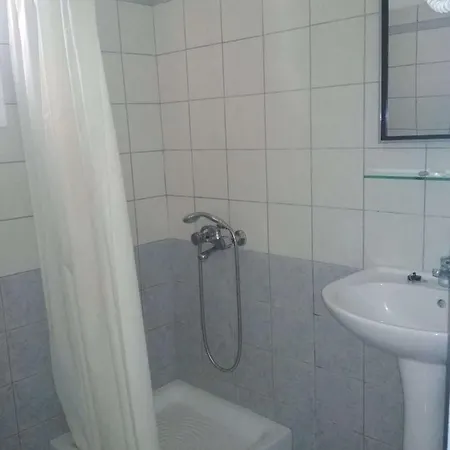 Alexandra Hotel 3*